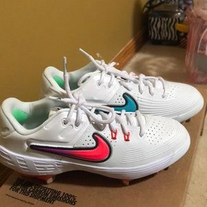Girls/ women Nike softball cleats